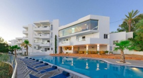 Ferrera Beach Suites & Apartments